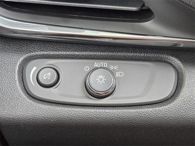 new 2025 Buick Envista car, priced at $24,535