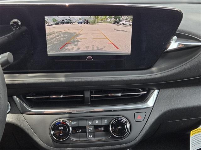 new 2025 Buick Envista car, priced at $24,535