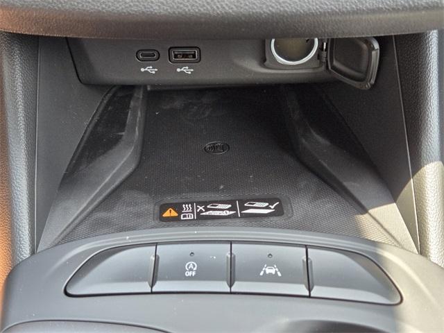 new 2025 Buick Envista car, priced at $25,630