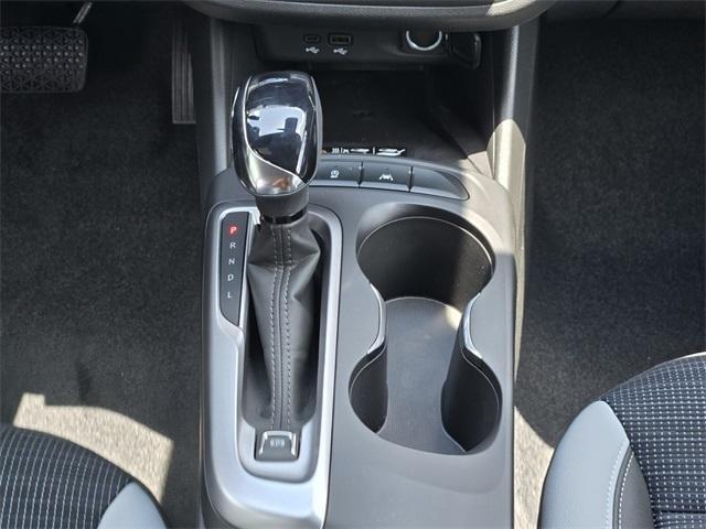 new 2025 Buick Envista car, priced at $25,630