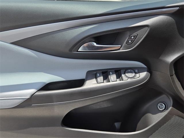new 2025 Buick Envista car, priced at $25,630