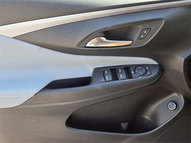new 2025 Buick Envista car, priced at $25,880