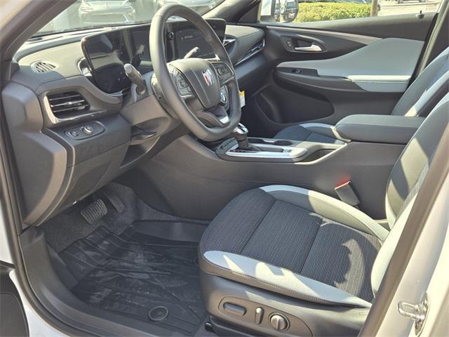 new 2025 Buick Envista car, priced at $25,880