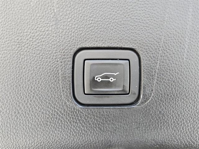 used 2023 Chevrolet Traverse car, priced at $28,997