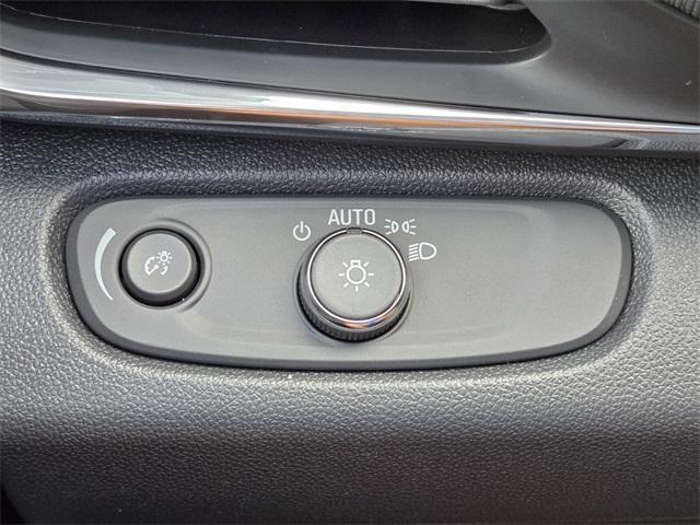 new 2025 Buick Envista car, priced at $25,130