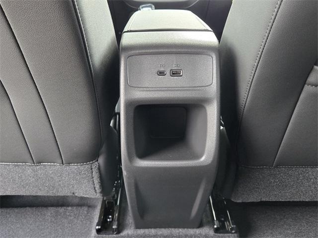 new 2025 Buick Envista car, priced at $25,130