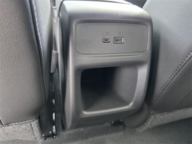 new 2025 Buick Envista car, priced at $24,535