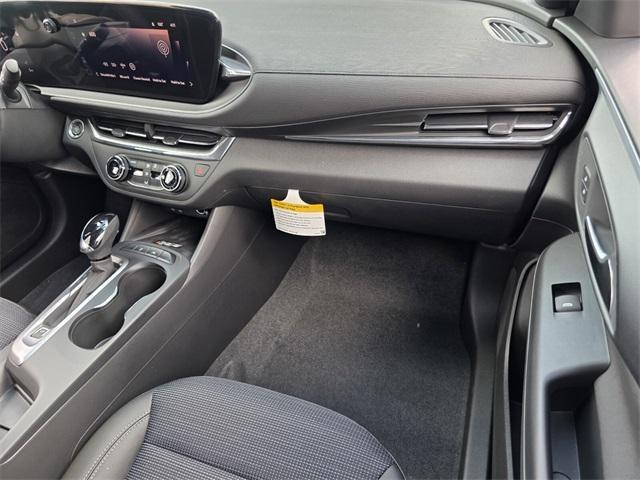 new 2025 Buick Envista car, priced at $24,535