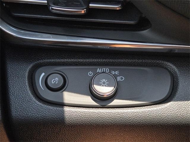 new 2025 Buick Envista car, priced at $24,535