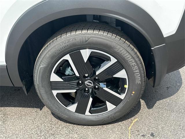 new 2025 Nissan Kicks car, priced at $25,020
