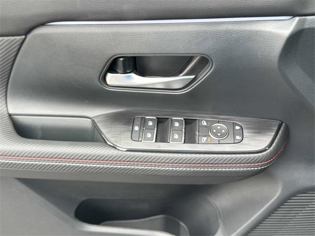 new 2025 Nissan Kicks car, priced at $26,947