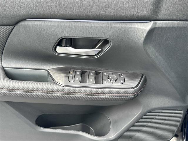 new 2025 Nissan Kicks car, priced at $29,681