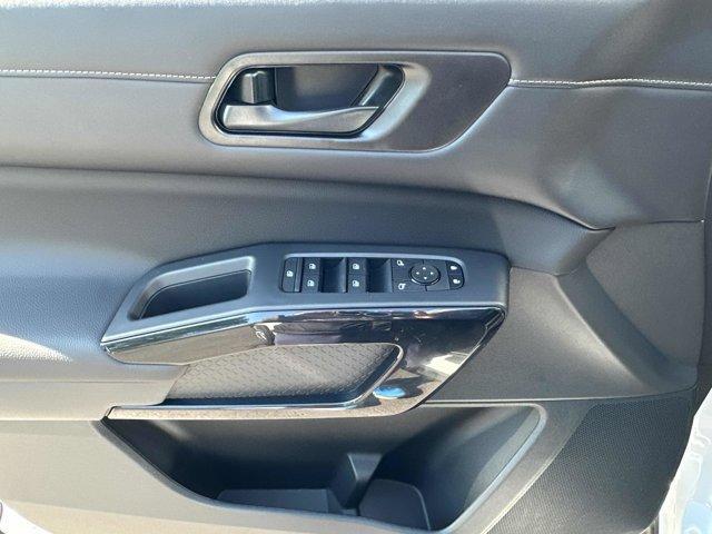 new 2025 Nissan Pathfinder car, priced at $37,079