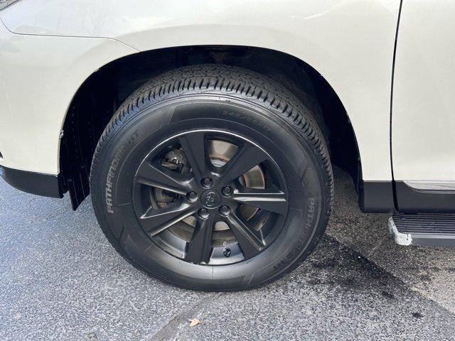 used 2013 Toyota Highlander car, priced at $14,395