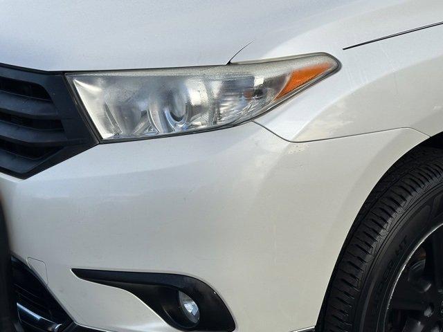used 2013 Toyota Highlander car, priced at $14,395