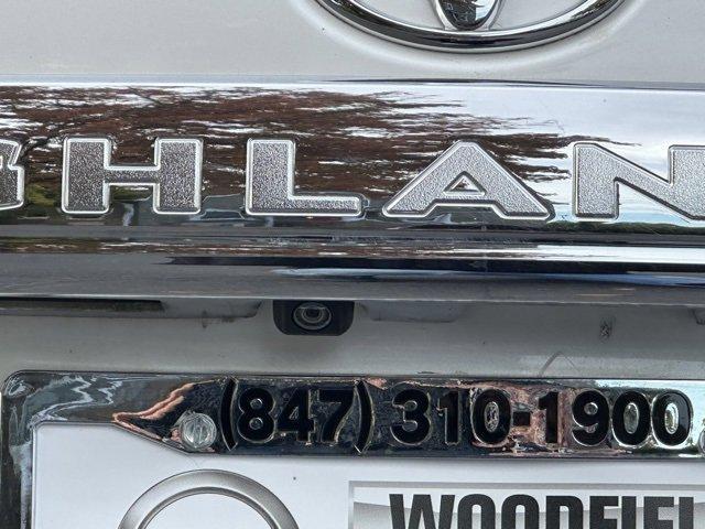 used 2013 Toyota Highlander car, priced at $14,395