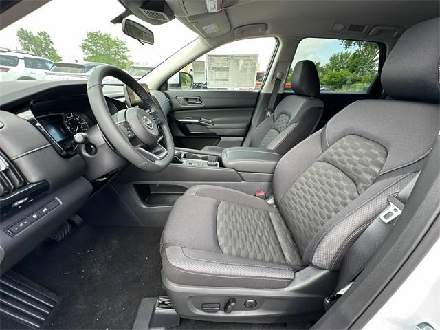 new 2025 Nissan Pathfinder car, priced at $35,446