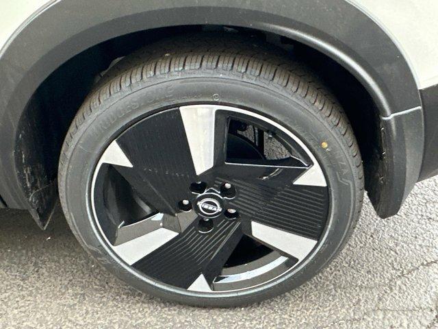 new 2025 Nissan Kicks car, priced at $27,964