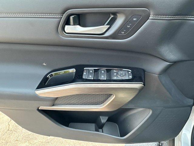 new 2025 Nissan Pathfinder car, priced at $49,167