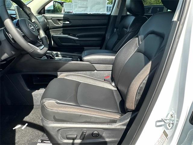 new 2025 Nissan Pathfinder car, priced at $38,220
