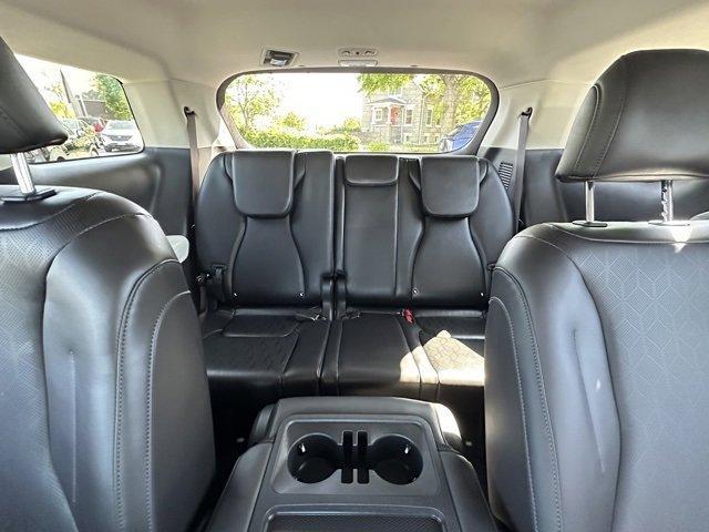 used 2024 Kia Carnival car, priced at $36,710