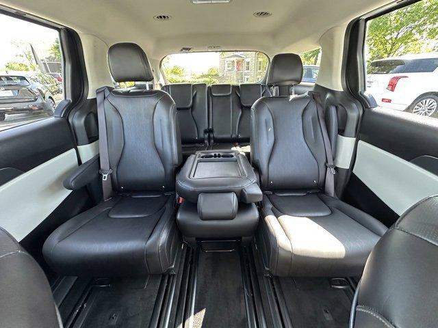 used 2024 Kia Carnival car, priced at $36,710