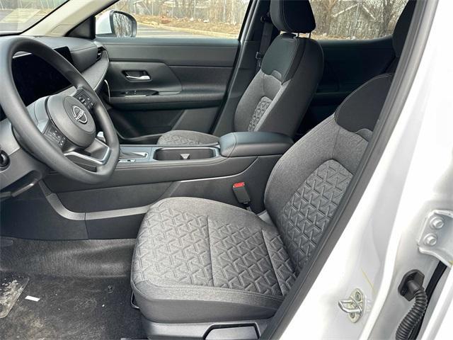 new 2025 Nissan Kicks car, priced at $24,522