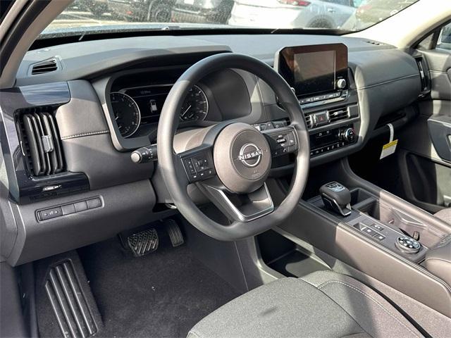new 2025 Nissan Pathfinder car, priced at $36,627