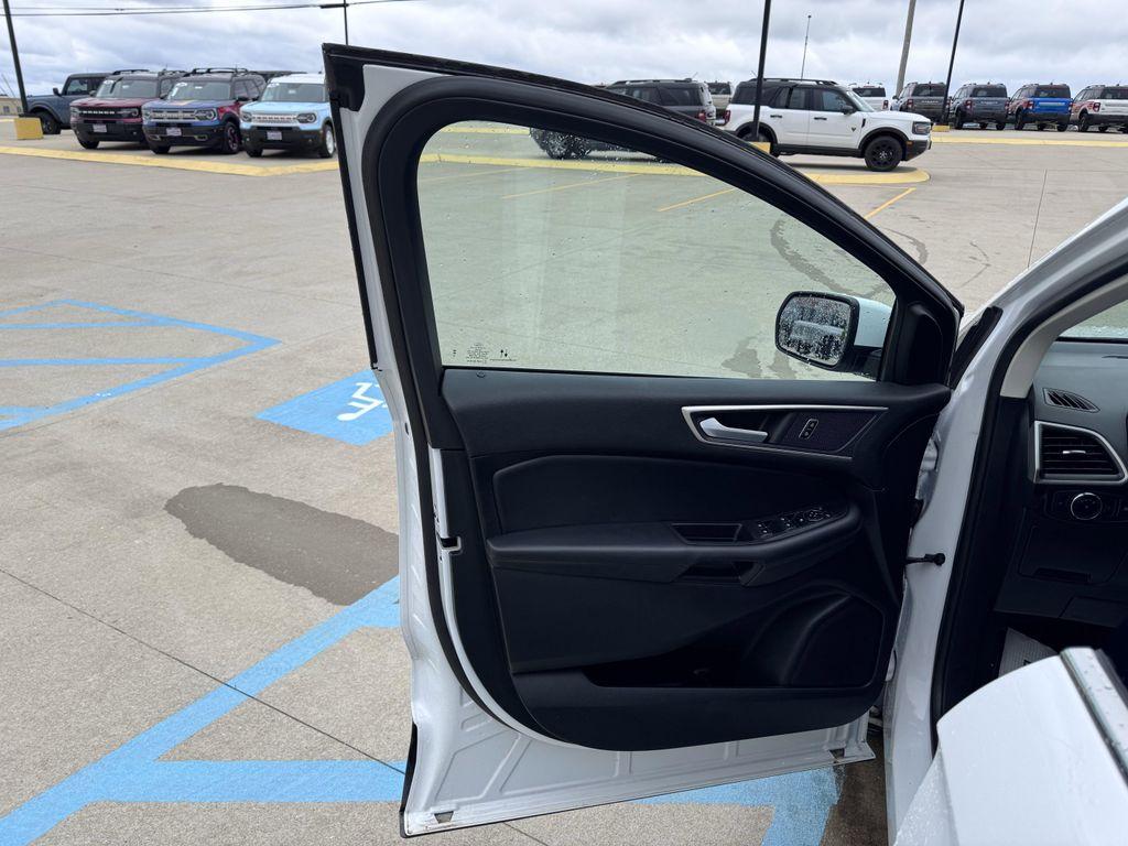 used 2024 Ford Edge car, priced at $28,990