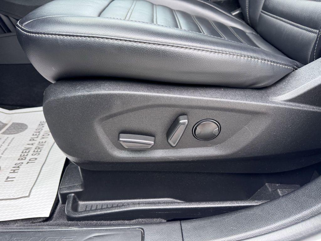 used 2024 Ford Edge car, priced at $28,990