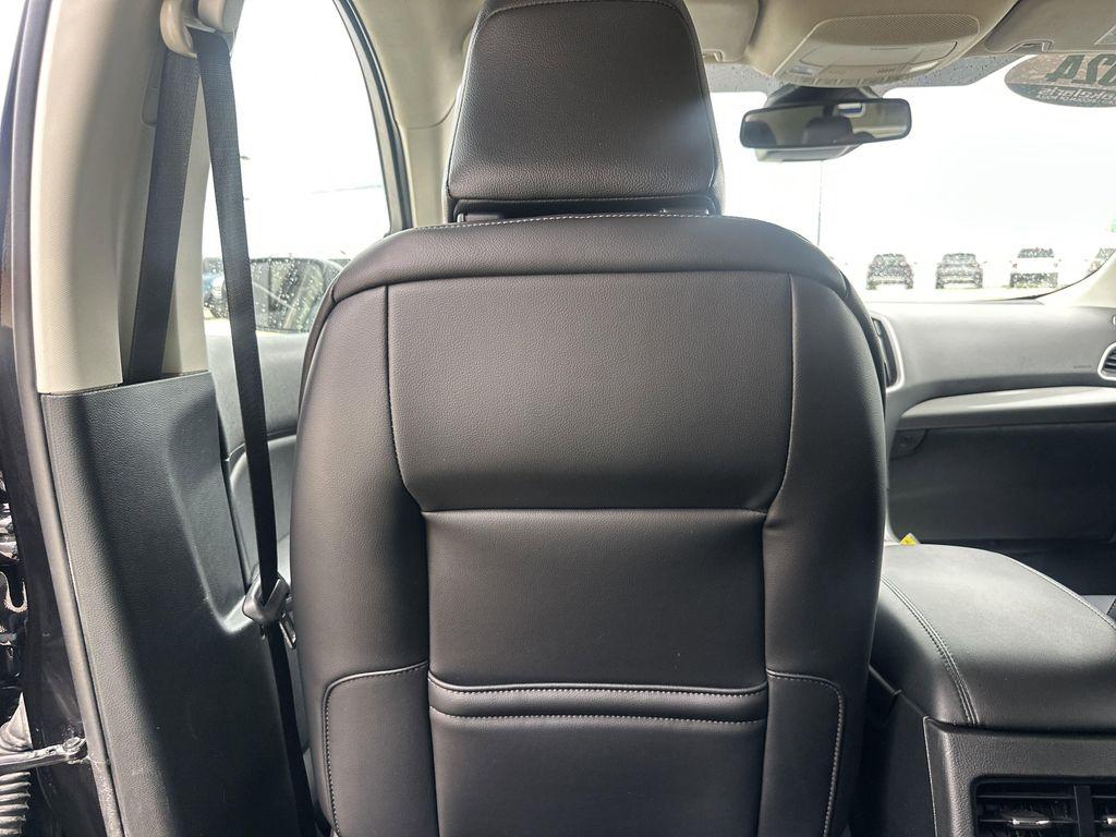 used 2024 Ford Edge car, priced at $29,990