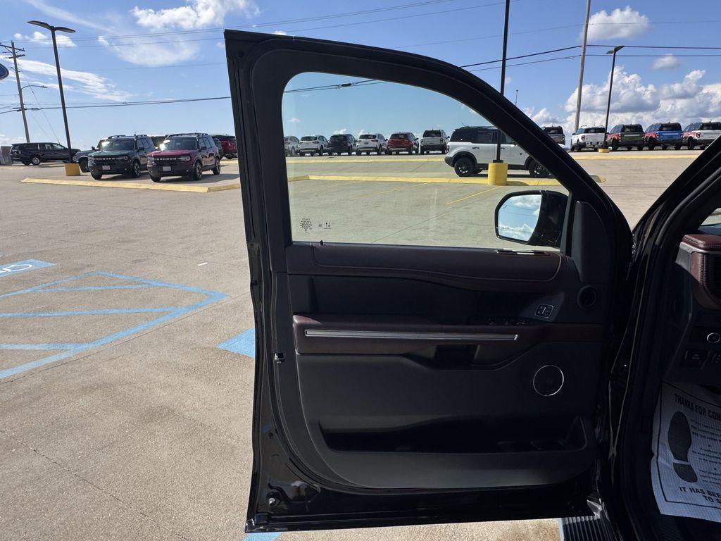 used 2023 Ford Expedition car, priced at $46,990