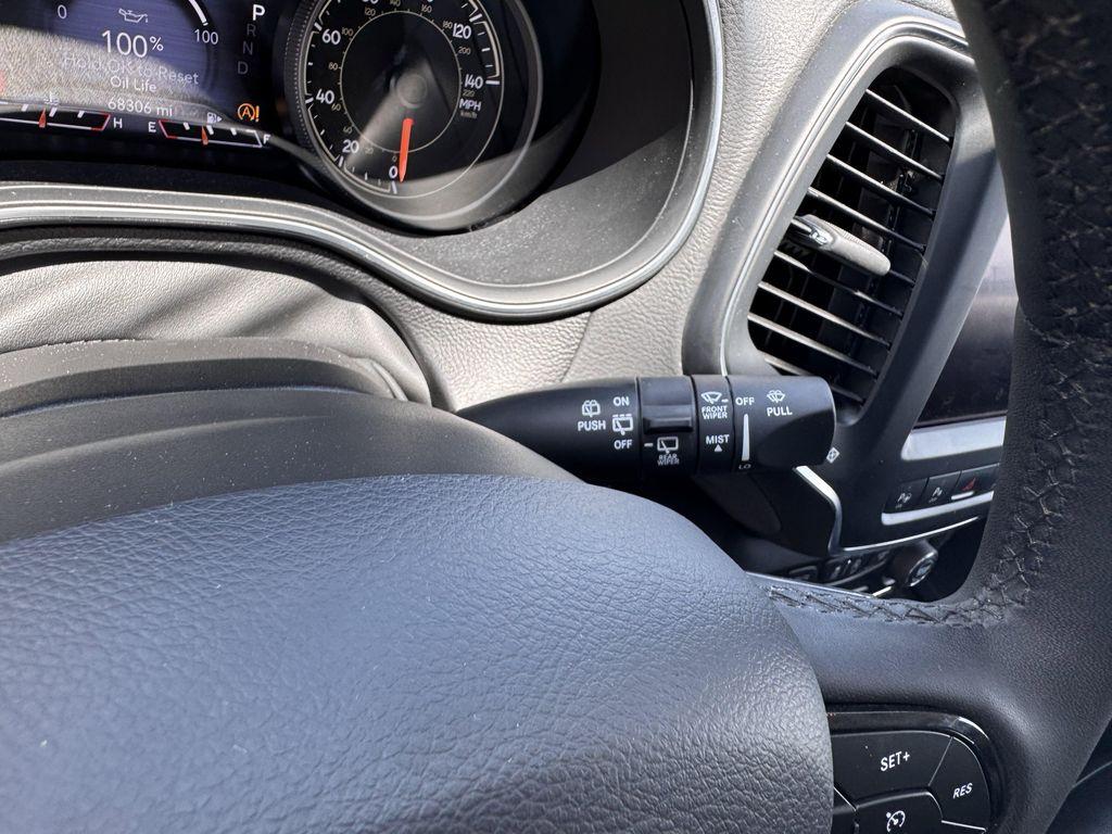 used 2023 Jeep Cherokee car, priced at $27,990