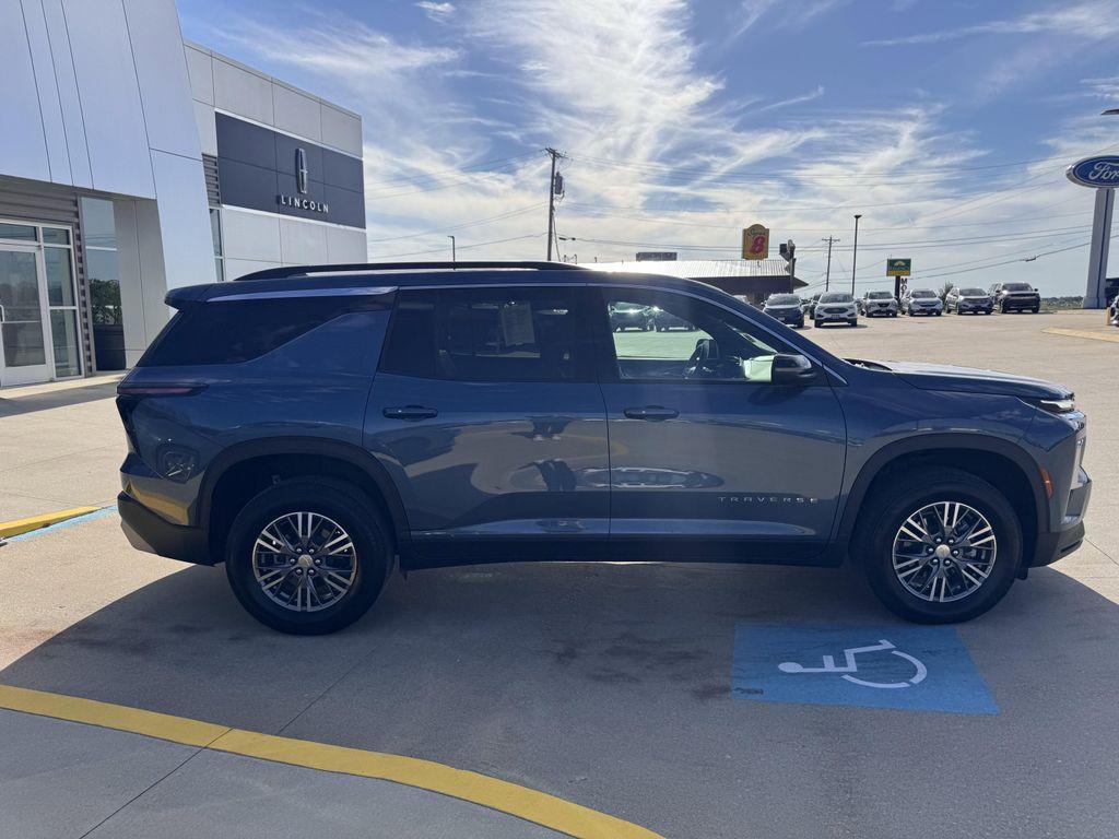 used 2025 Chevrolet Traverse car, priced at $44,990