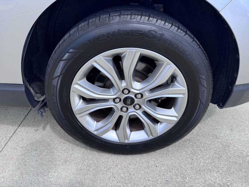 used 2024 Ford Edge car, priced at $31,990