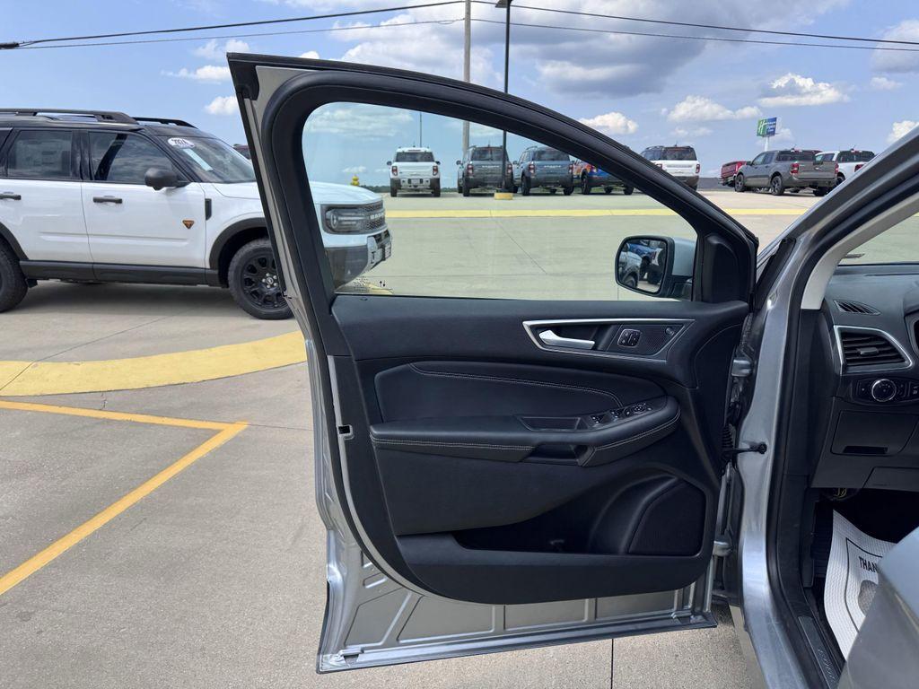 used 2024 Ford Edge car, priced at $31,990