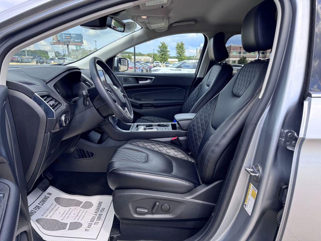 used 2024 Ford Edge car, priced at $31,990