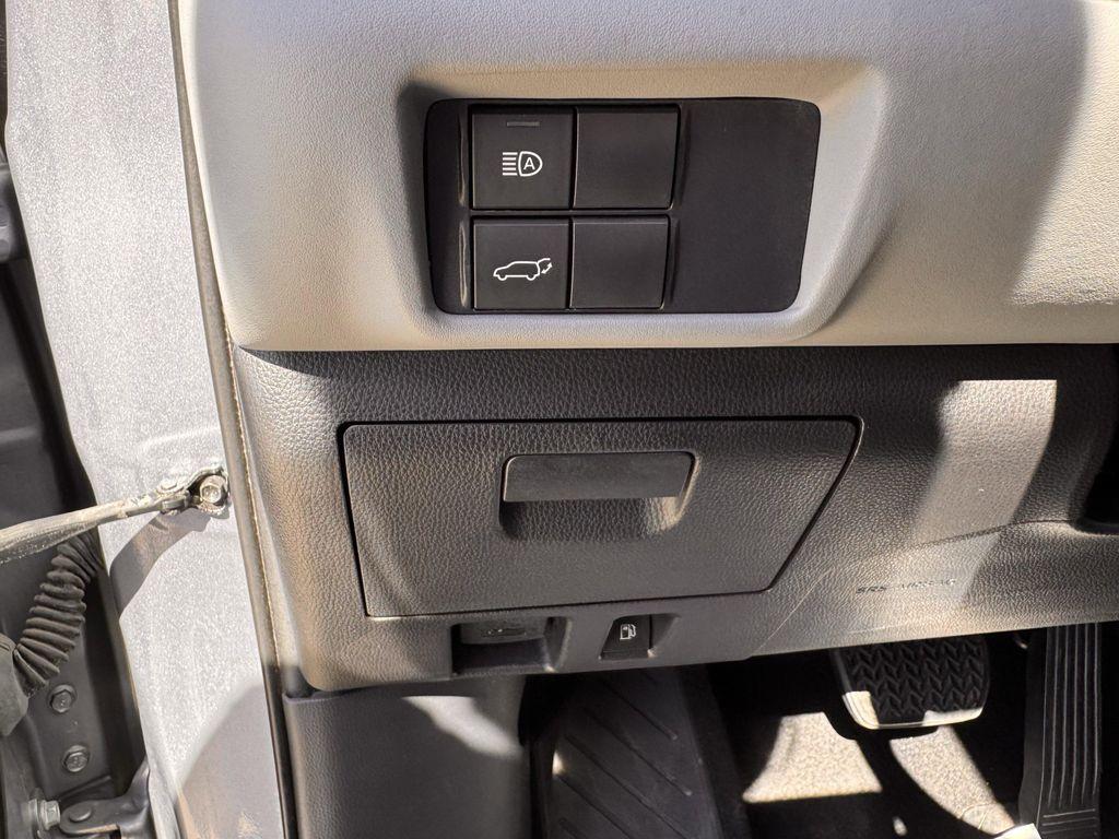 used 2021 Toyota Highlander car, priced at $34,999