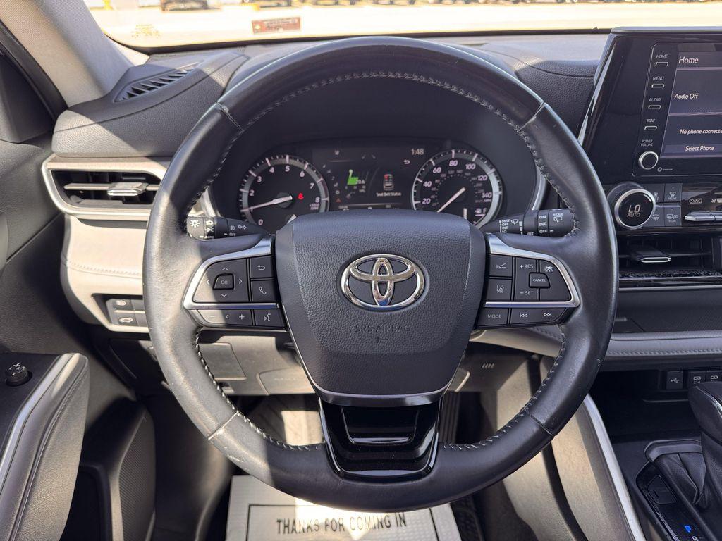 used 2021 Toyota Highlander car, priced at $34,999
