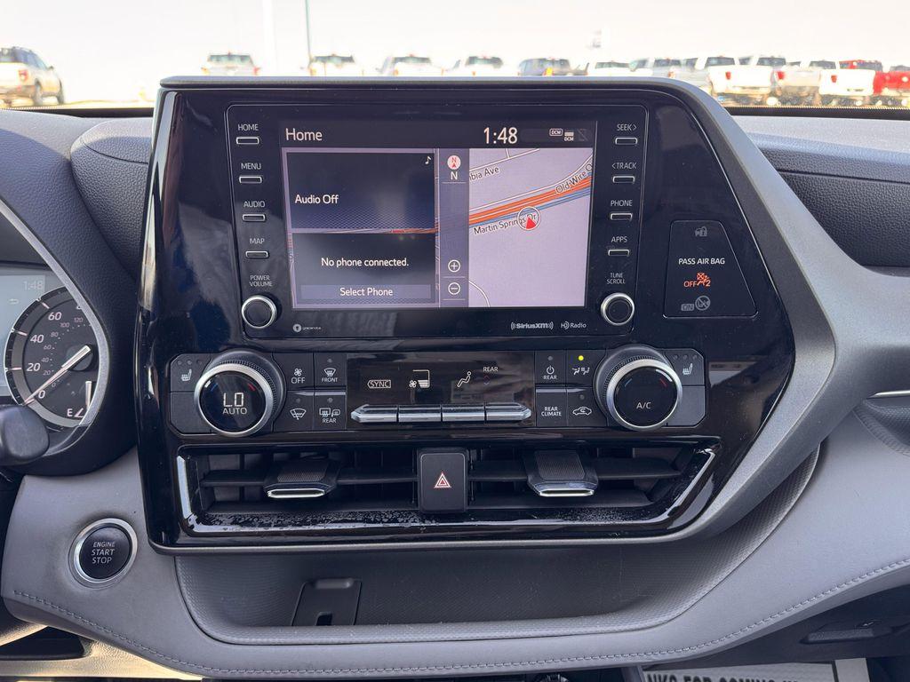 used 2021 Toyota Highlander car, priced at $34,999