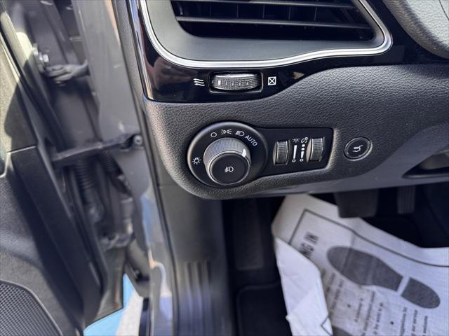 used 2023 Jeep Cherokee car, priced at $27,990