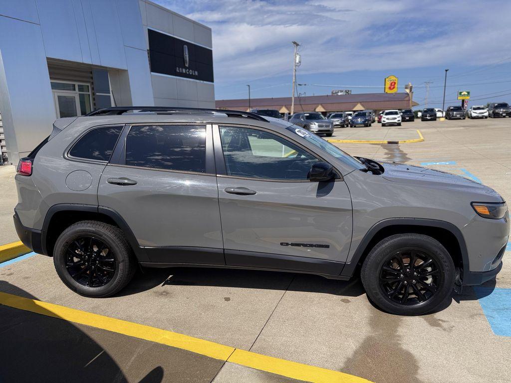 used 2023 Jeep Cherokee car, priced at $27,990