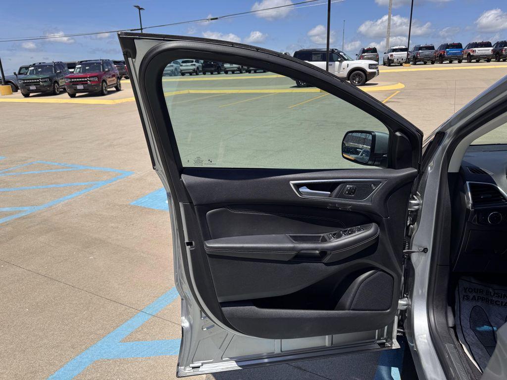 used 2024 Ford Edge car, priced at $33,990