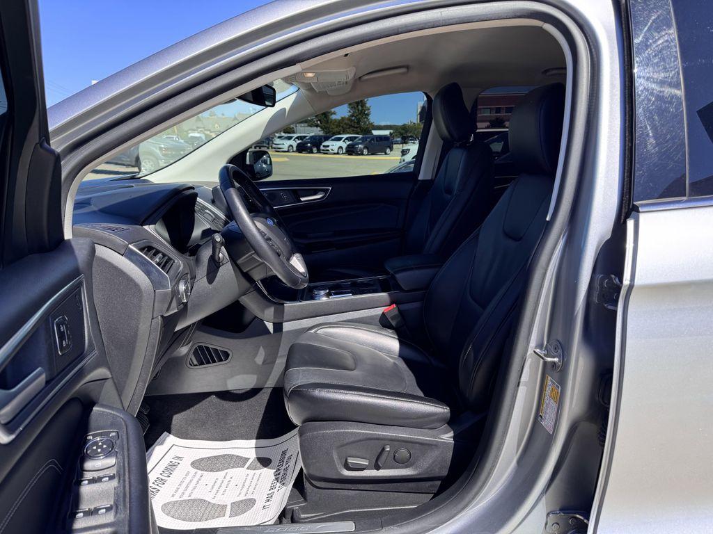 used 2022 Ford Edge car, priced at $24,990