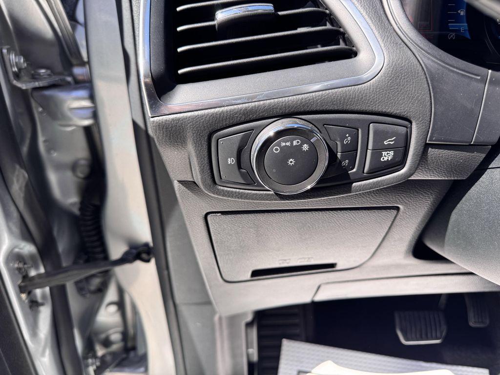 used 2022 Ford Edge car, priced at $24,990