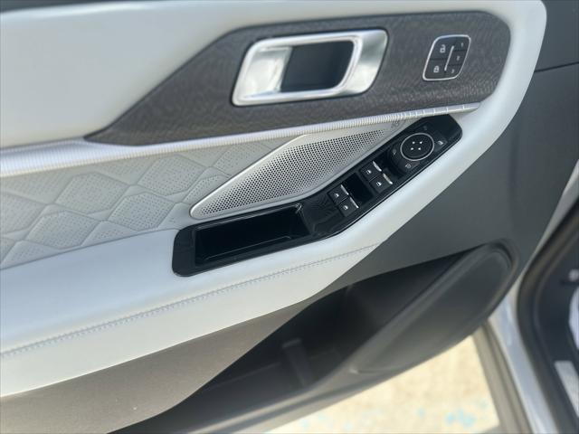 new 2025 Ford Explorer car