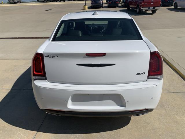 used 2022 Chrysler 300 car, priced at $26,999