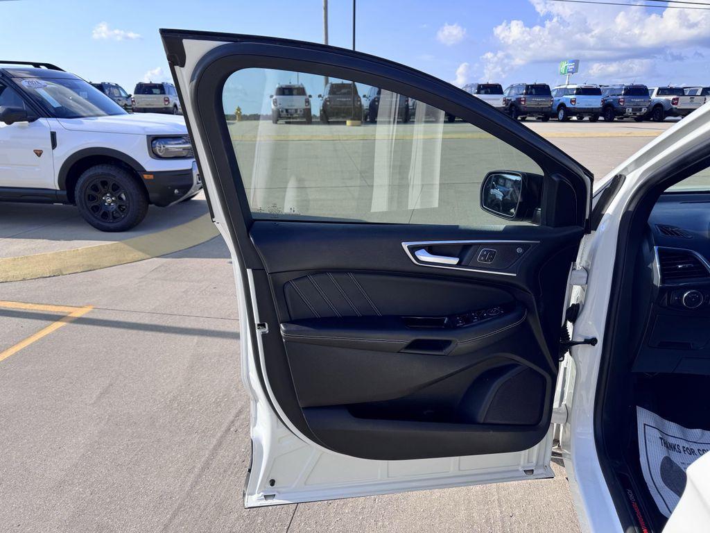 used 2020 Ford Edge car, priced at $27,999