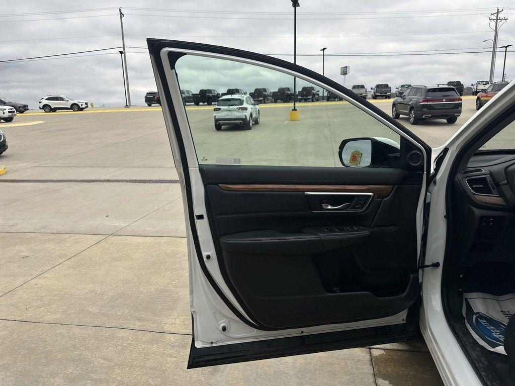 used 2019 Honda CR-V car, priced at $27,999