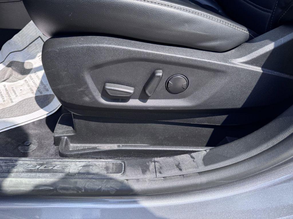used 2023 Ford Edge car, priced at $24,990